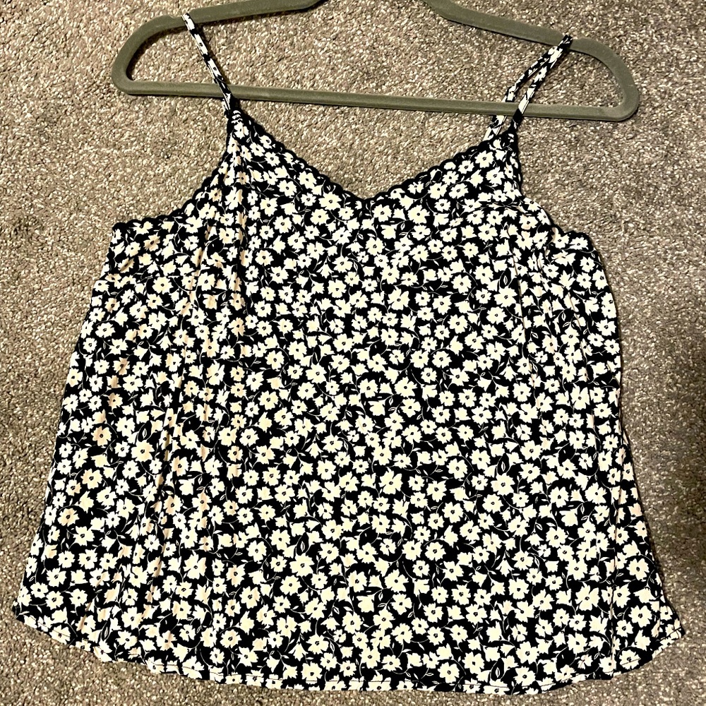 3/$20 | Old Navy - Black & White Floral Cami